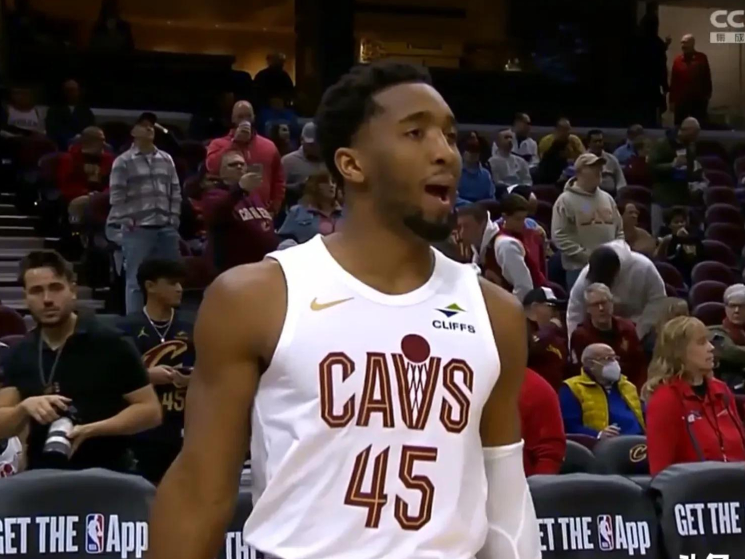 关于赛前克里夫兰骑士调整名单以备NBA常规赛，止住颓势环节打磨，悬念犹存，资深球员宣示担当的信息开云体育官网入口