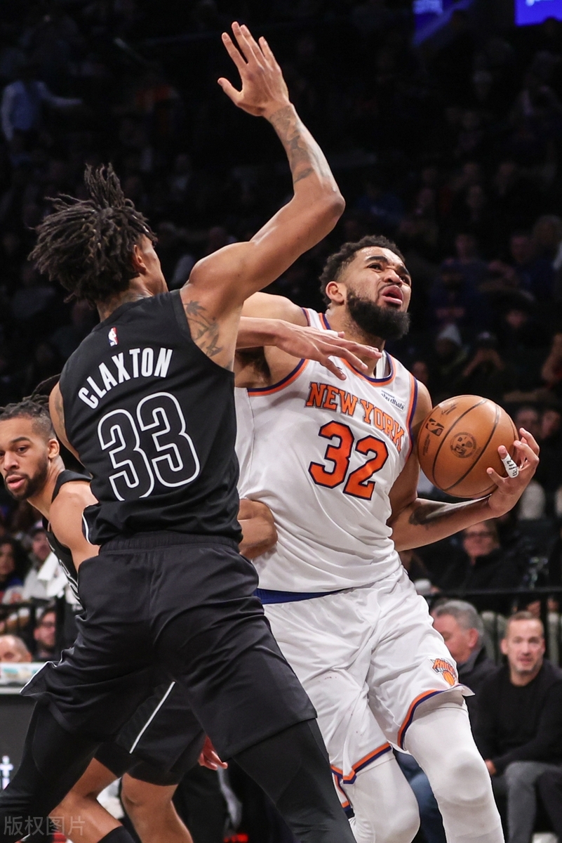 包含纽约尼克斯训练开放日，国际比赛日单刀错失引欢呼，NBA常规赛在即，身体对抗强度拉满的词条